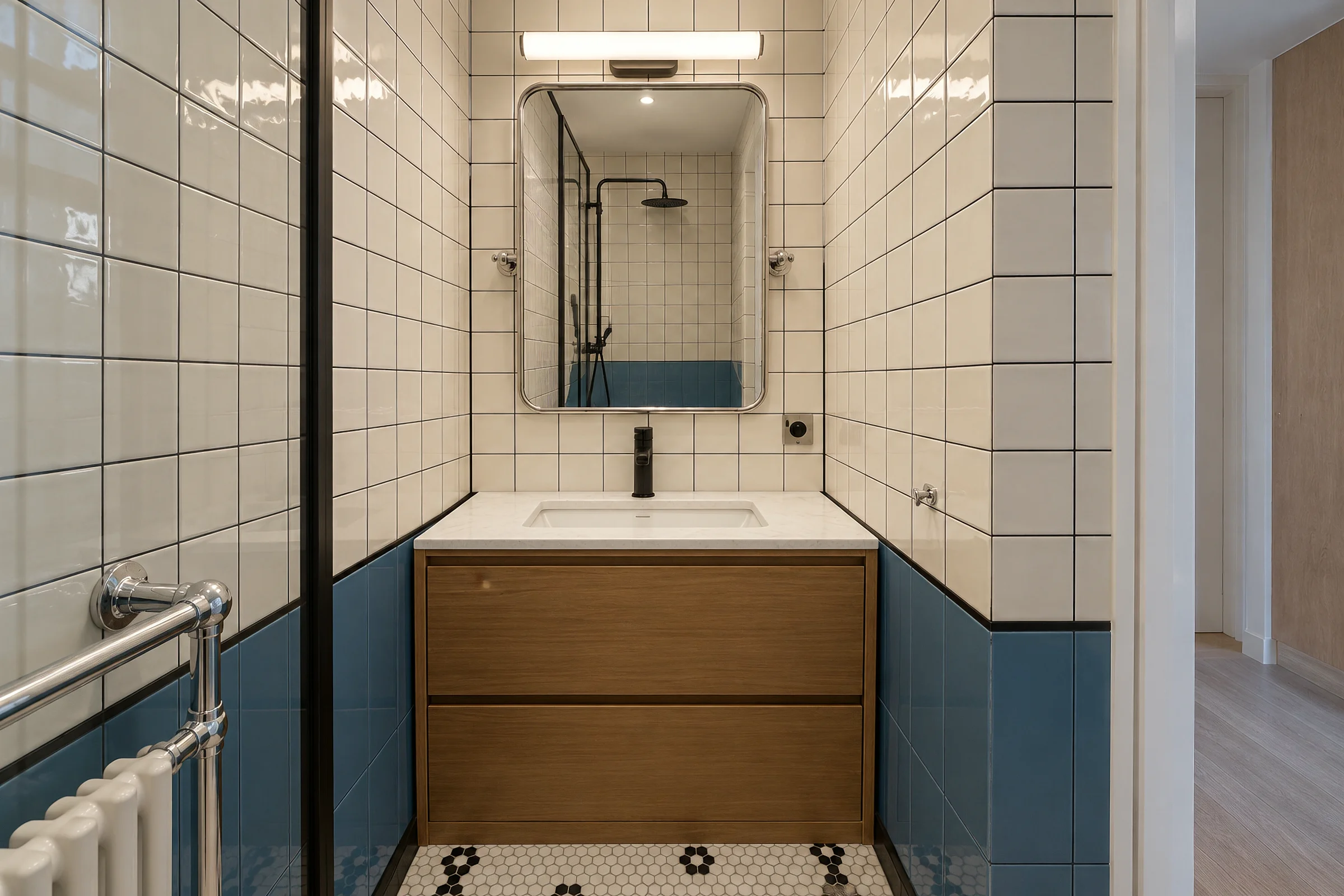 Salle de bains en suite.